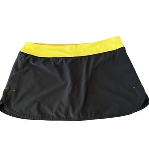Lululemon Tennis Golf Skirt Shorts Skort Charcoal & Yellow Size 6 Wet Dry Warm